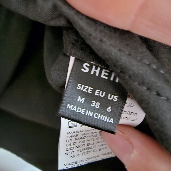 SHEIN EZwear 2 in 1 Crop Tee - Picture 4 of 7